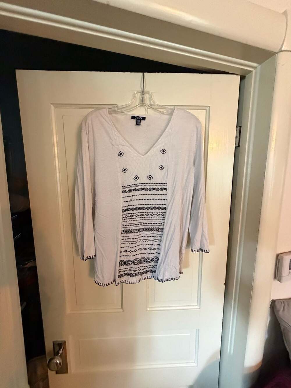 Chaps Denim White V-Neck Embroidered Long Sleeve Knit Top